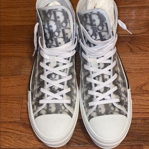 B23 High-Top Sneaker